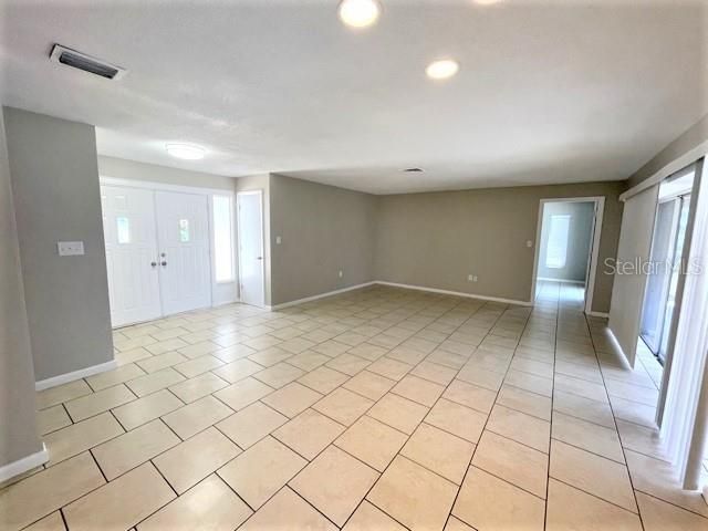 Recently Sold: $460,000 (3 beds, 2 baths, 1828 Square Feet)