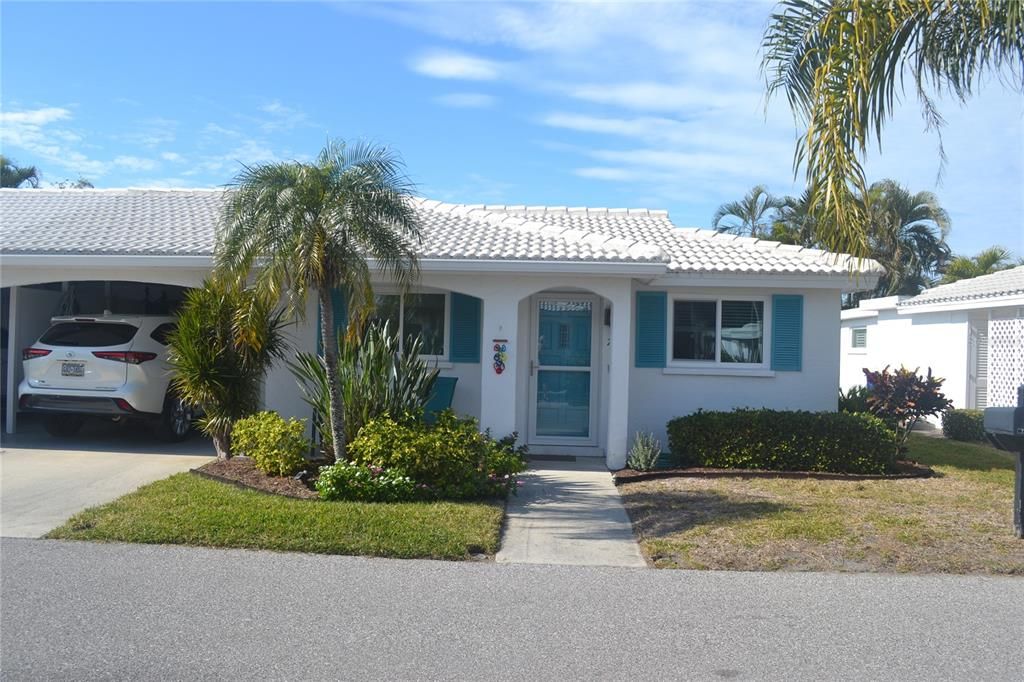 Recently Sold: $450,000 (2 beds, 2 baths, 1327 Square Feet)