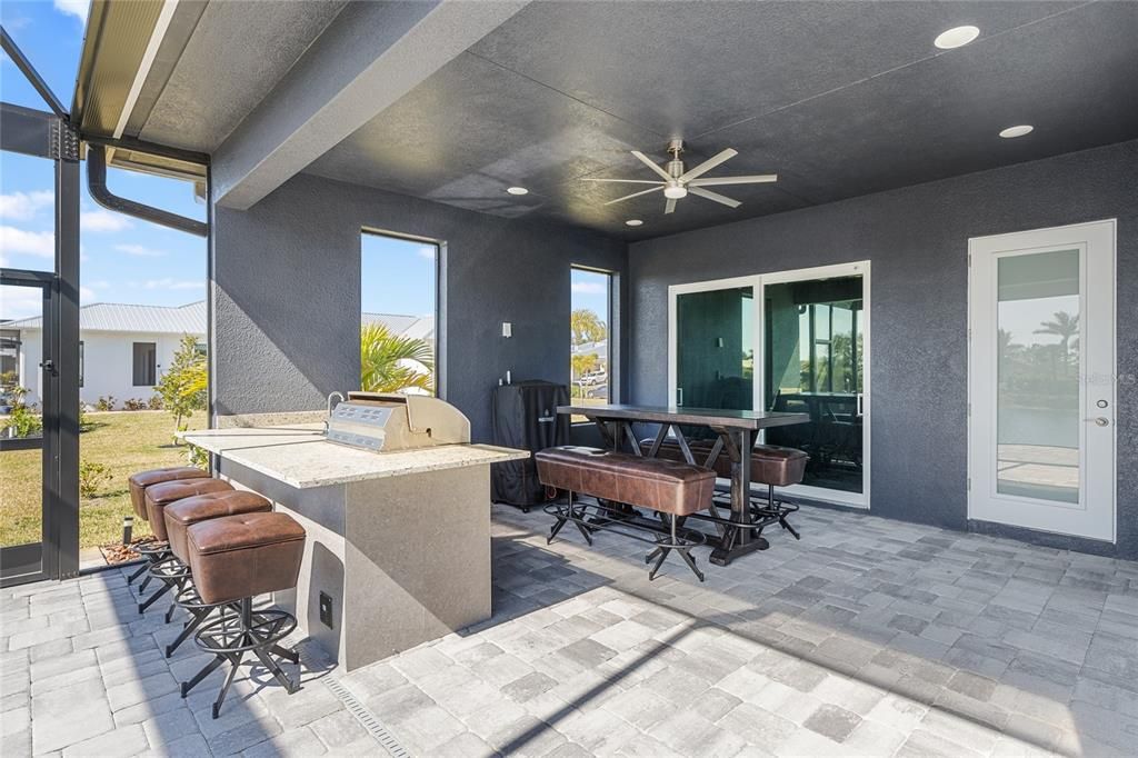 Recently Sold: $950,900 (3 beds, 3 baths, 2777 Square Feet)