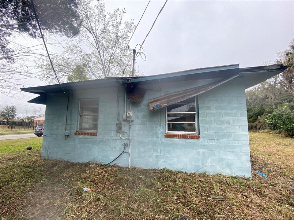 Recently Sold: $49,900 (3 beds, 1 baths, 1392 Square Feet)