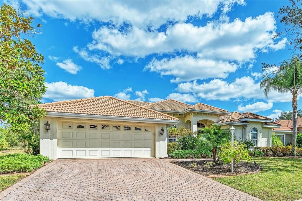 Recently Sold: $1,099,000 (3 beds, 2 baths, 2689 Square Feet)