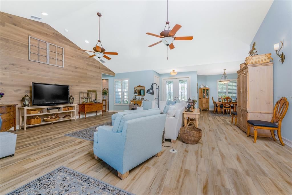 Recently Sold: $985,000 (3 beds, 2 baths, 2344 Square Feet)