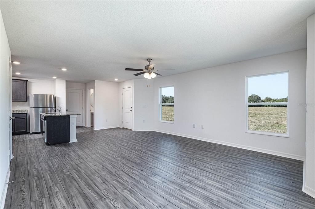 Recently Sold: $288,900 (3 beds, 2 baths, 1817 Square Feet)
