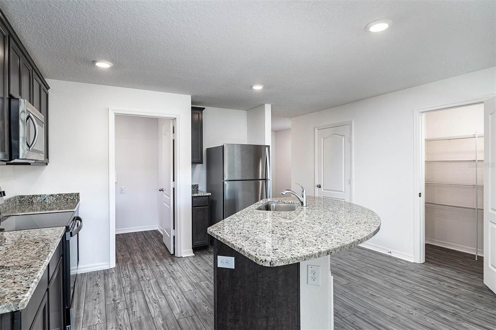 Recently Sold: $269,900 (2 beds, 2 baths, 1574 Square Feet)