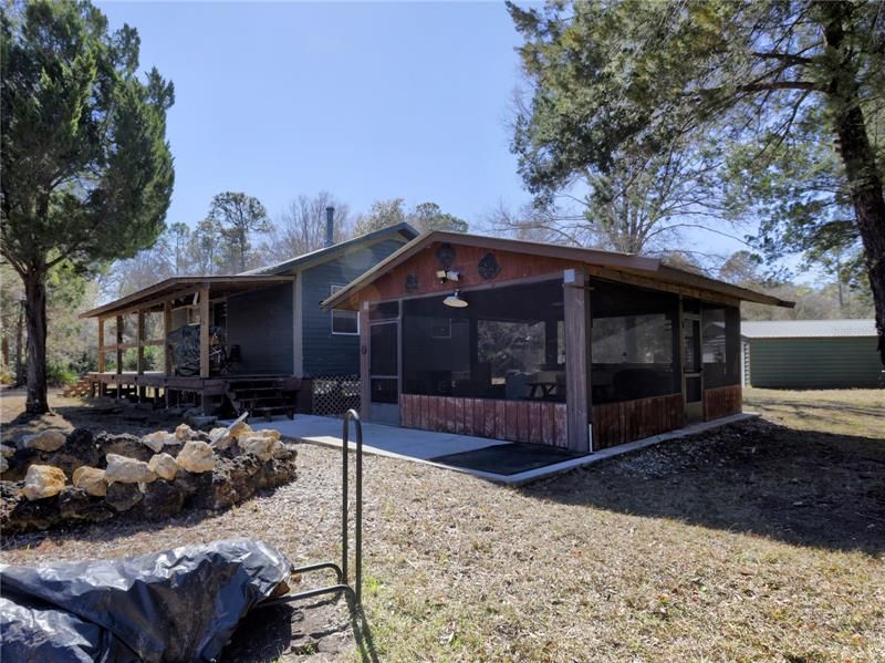 Recently Sold: $675,000 (2 beds, 1 baths, 704 Square Feet)