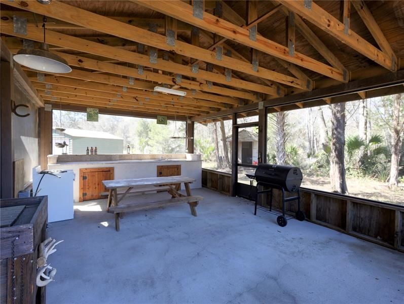 Recently Sold: $675,000 (2 beds, 1 baths, 704 Square Feet)