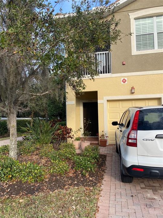 Recently Sold: $250,000 (2 beds, 2 baths, 1036 Square Feet)