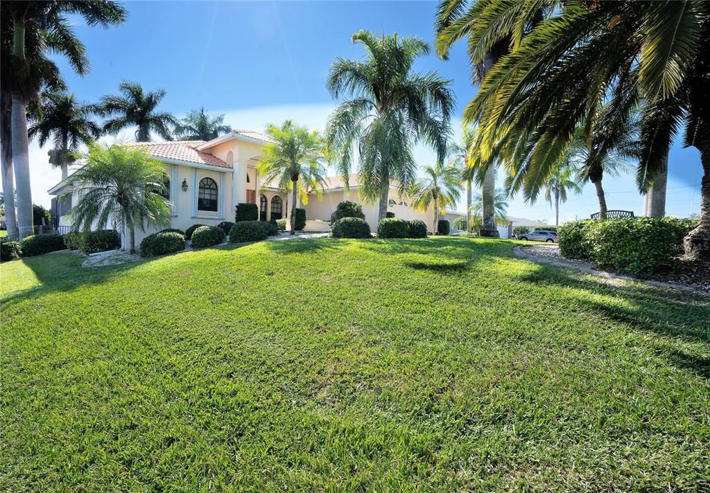 Recently Sold: $1,100,000 (3 beds, 3 baths, 2450 Square Feet)