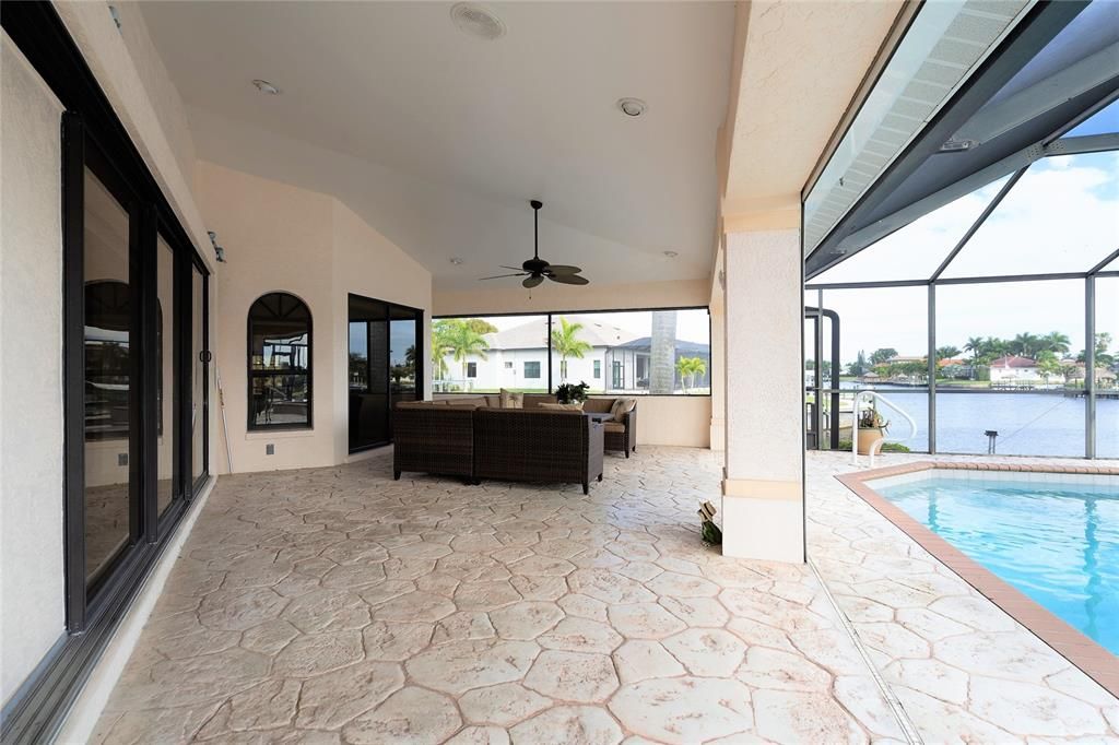 Recently Sold: $1,100,000 (3 beds, 3 baths, 2450 Square Feet)