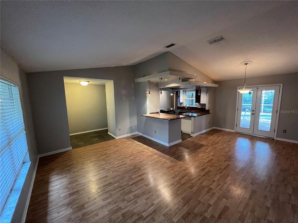 Active With Contract: $3,050 (4 beds, 2 baths, 1777 Square Feet)