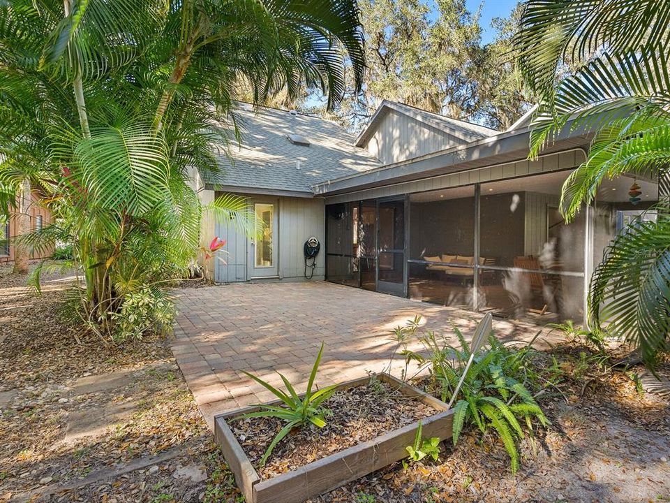Recently Sold: $760,000 (4 beds, 3 baths, 2842 Square Feet)