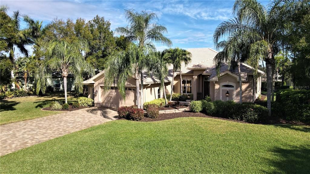 Recently Sold: $765,000 (4 beds, 3 baths, 2637 Square Feet)
