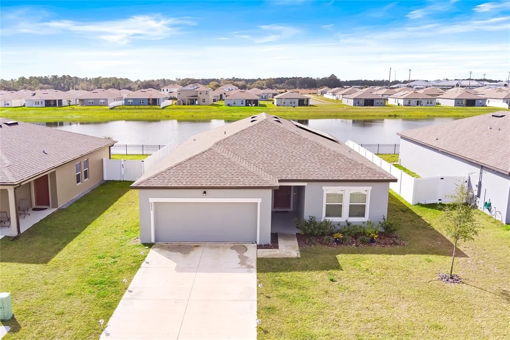 Recently Sold: $350,000 (4 beds, 2 baths, 1808 Square Feet)