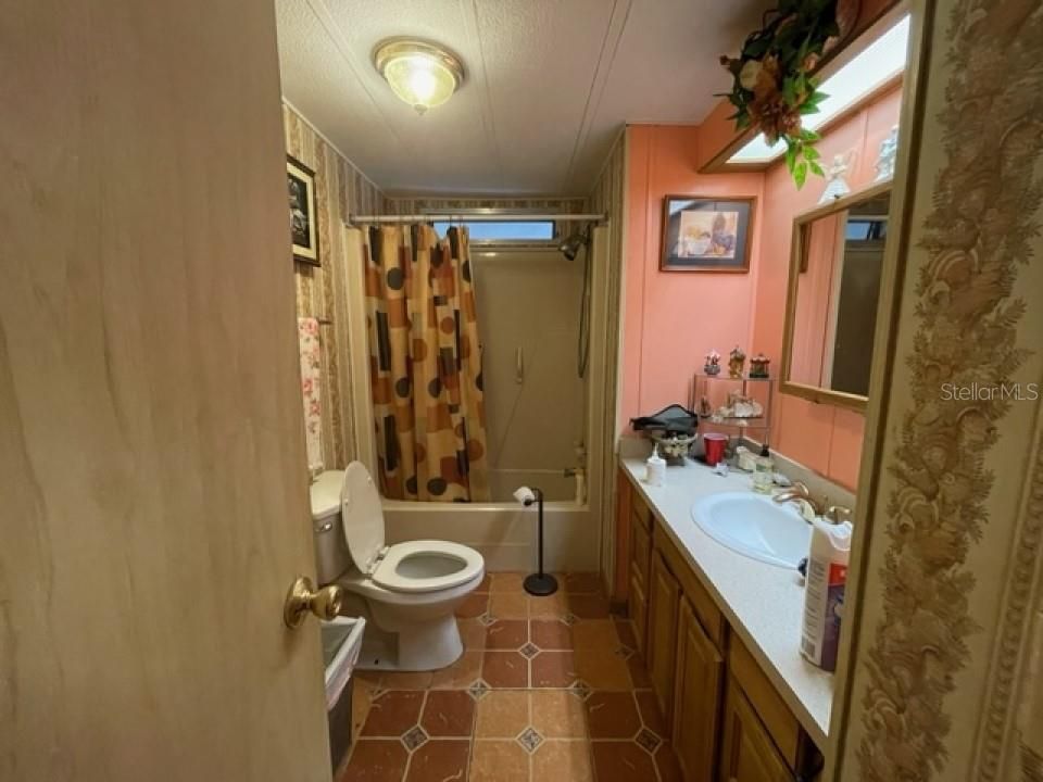 最近售出: $89,900 (2 贝兹, 2 浴室, 1296 平方英尺)