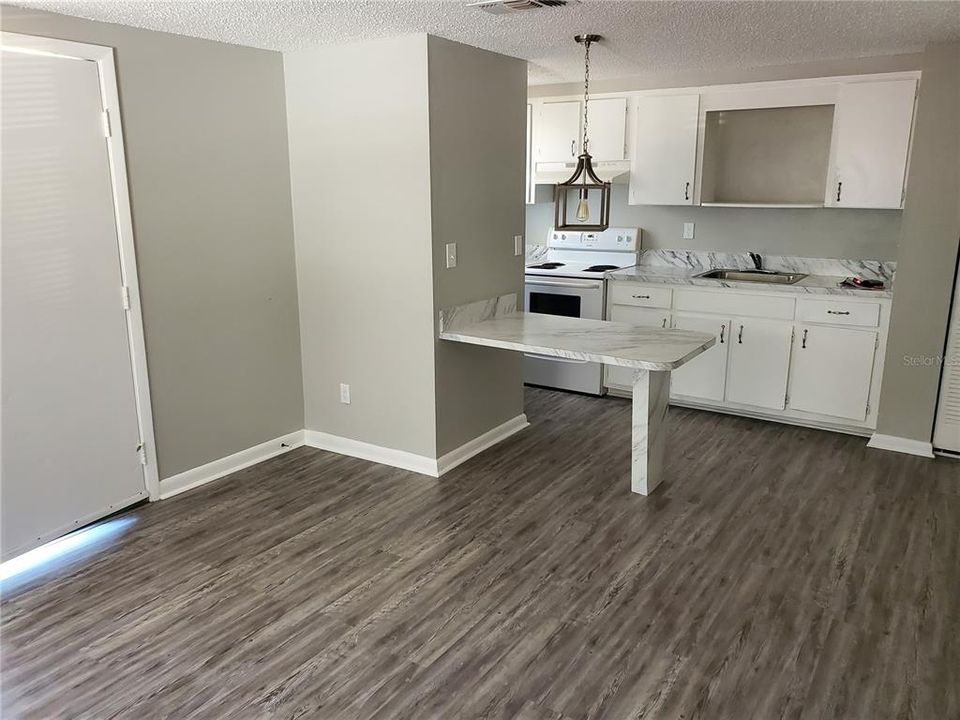 Recently Rented: $850 (1 beds, 1 baths, 700 Square Feet)