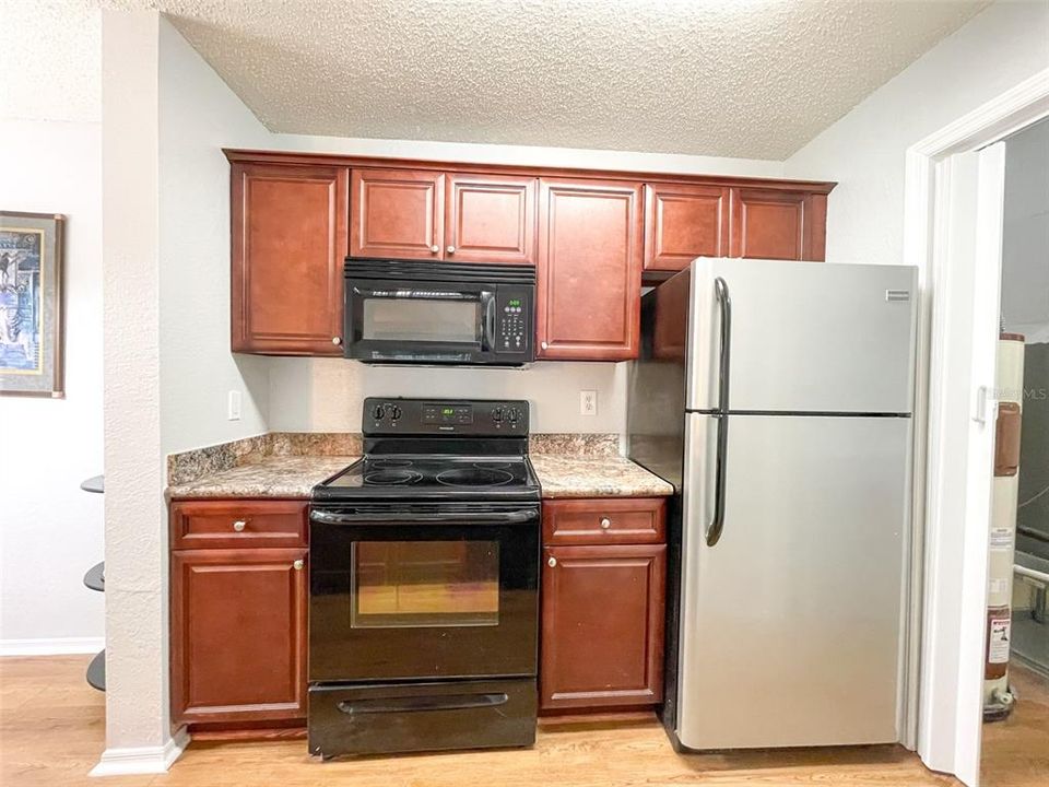 Recently Sold: $164,900 (2 beds, 2 baths, 950 Square Feet)