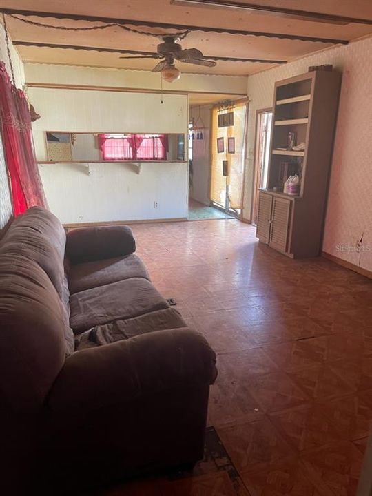 Vendido Recientemente: $34,900 (2 camas, 1 baños, 672 Pies cuadrados)