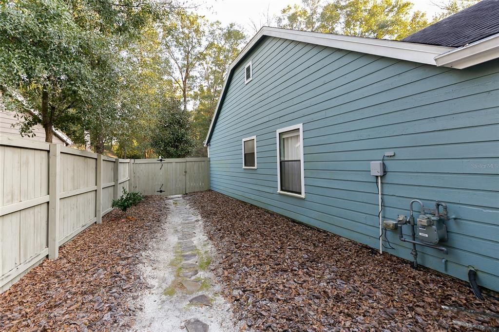Recently Sold: $389,000 (3 beds, 2 baths, 1740 Square Feet)