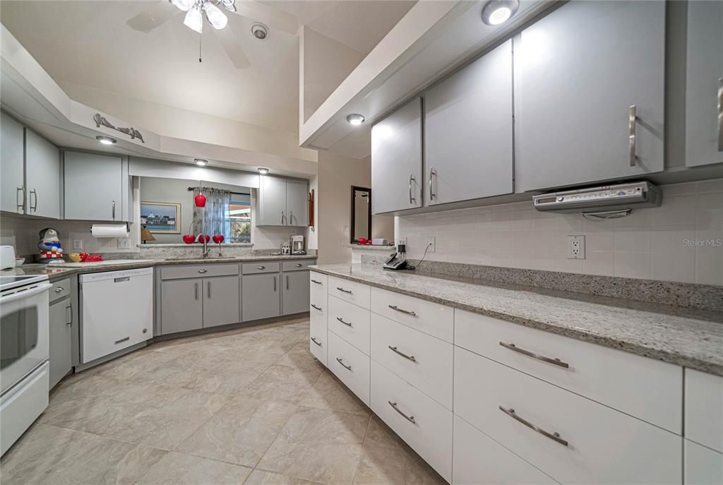 Recently Sold: $625,000 (3 beds, 2 baths, 2109 Square Feet)