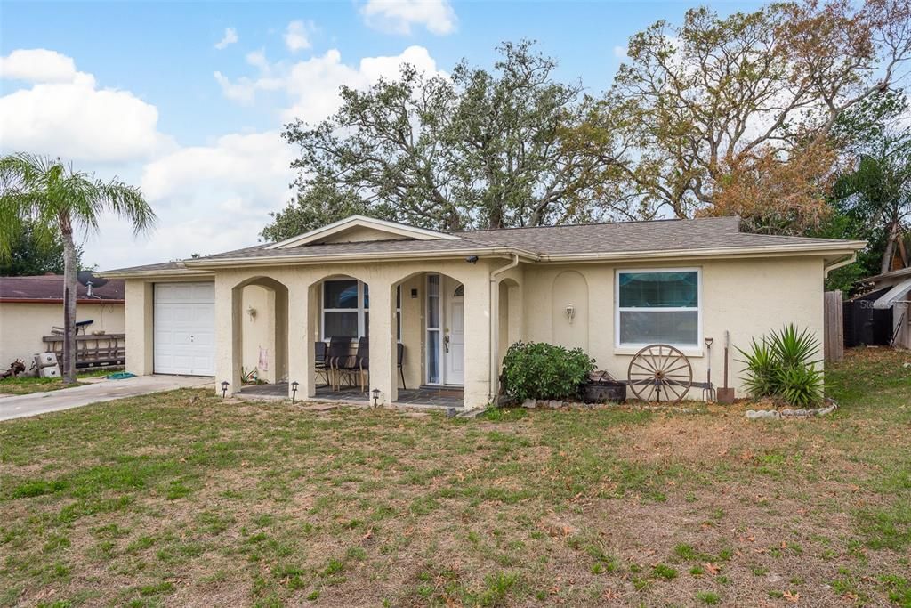 Recently Sold: $135,000 (2 beds, 1 baths, 984 Square Feet)