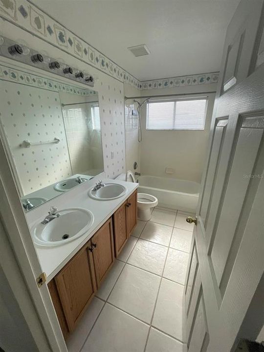 Недавно арендовано: $2,950 (4 спален, 2 ванн, 2319 Квадратных фут)