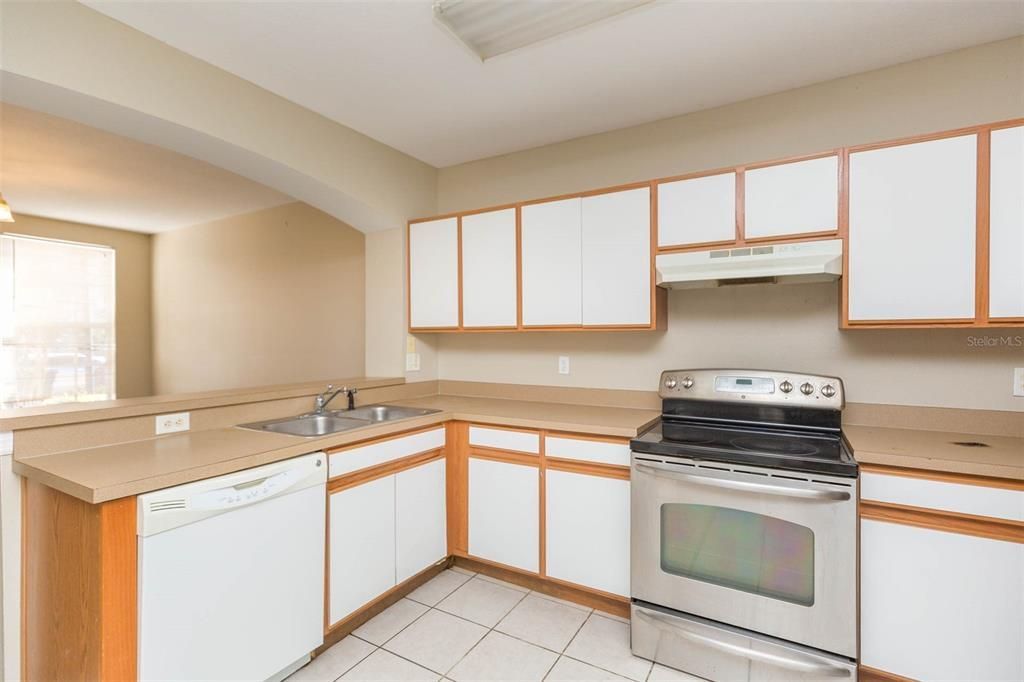 Recently Sold: $201,000 (3 beds, 2 baths, 1708 Square Feet)