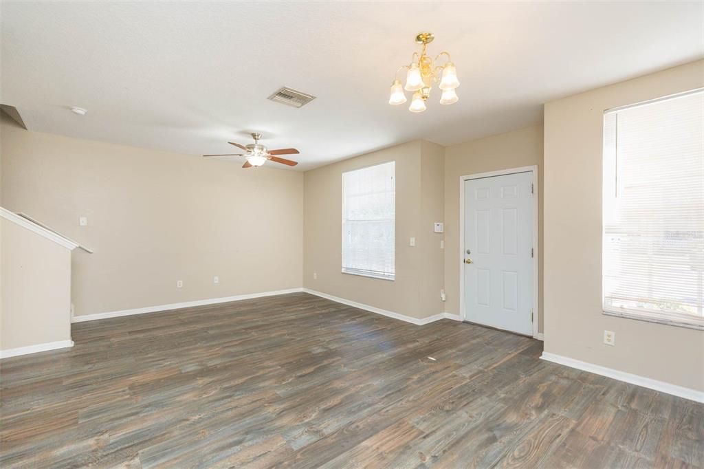 Recently Sold: $201,000 (3 beds, 2 baths, 1708 Square Feet)