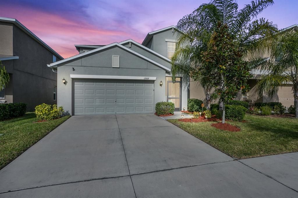 Recently Sold: $400,000 (5 beds, 2 baths, 2360 Square Feet)