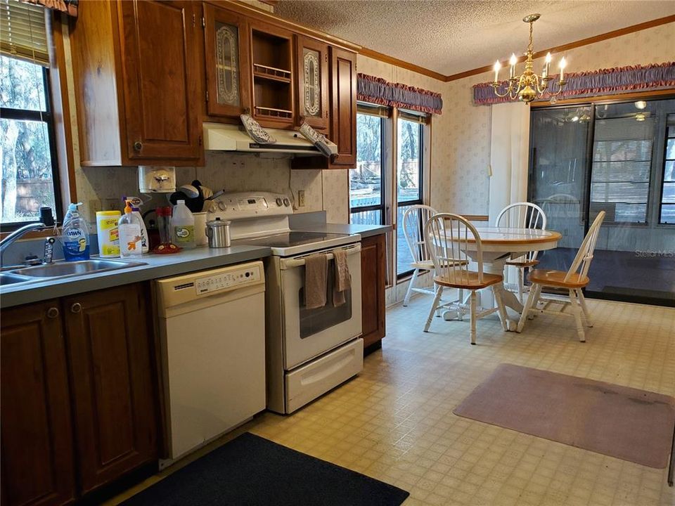 Eat-In Area in Kitchen