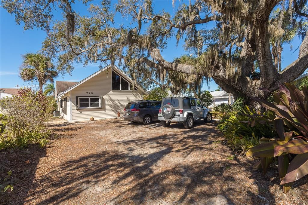 Recently Sold: $1,180,000 (3 beds, 3 baths, 2088 Square Feet)