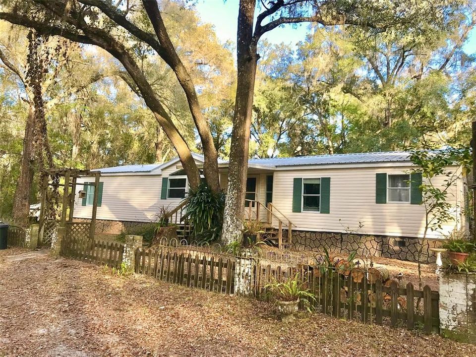 Recently Sold: $214,900 (3 beds, 2 baths, 1782 Square Feet)