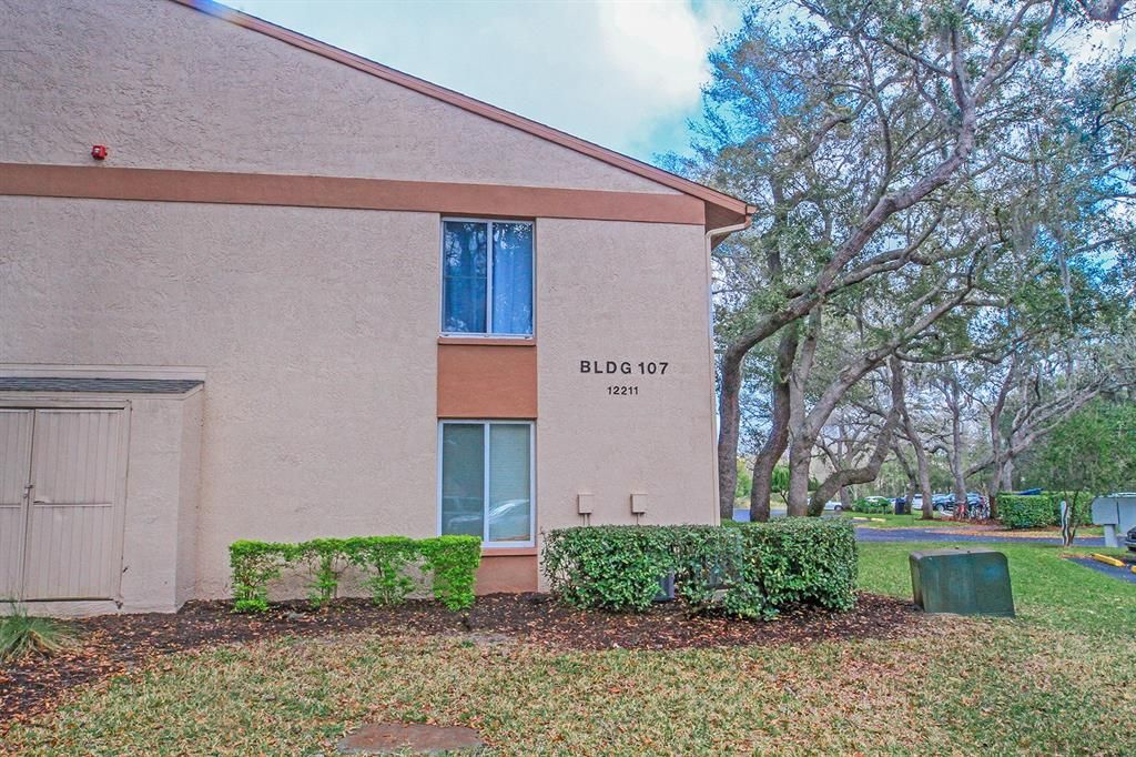 Recently Sold: $125,000 (2 beds, 2 baths, 937 Square Feet)