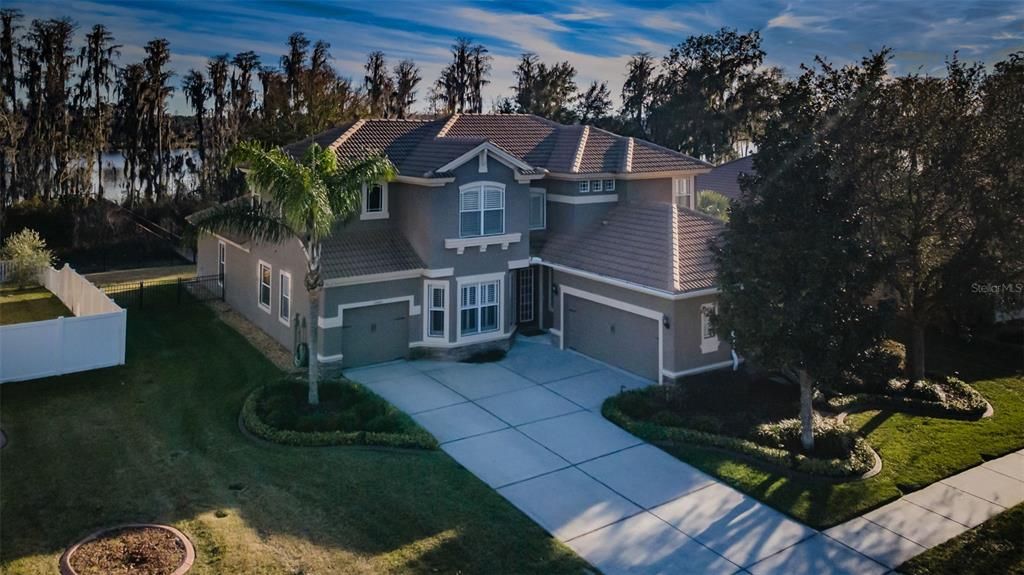 Recently Sold: $699,900 (5 beds, 3 baths, 3525 Square Feet)