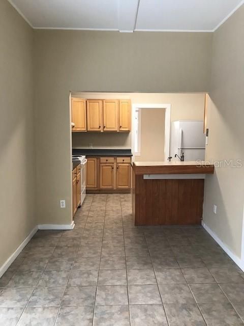 Recently Sold: $199,500 (4 beds, 2 baths, 2021 Square Feet)