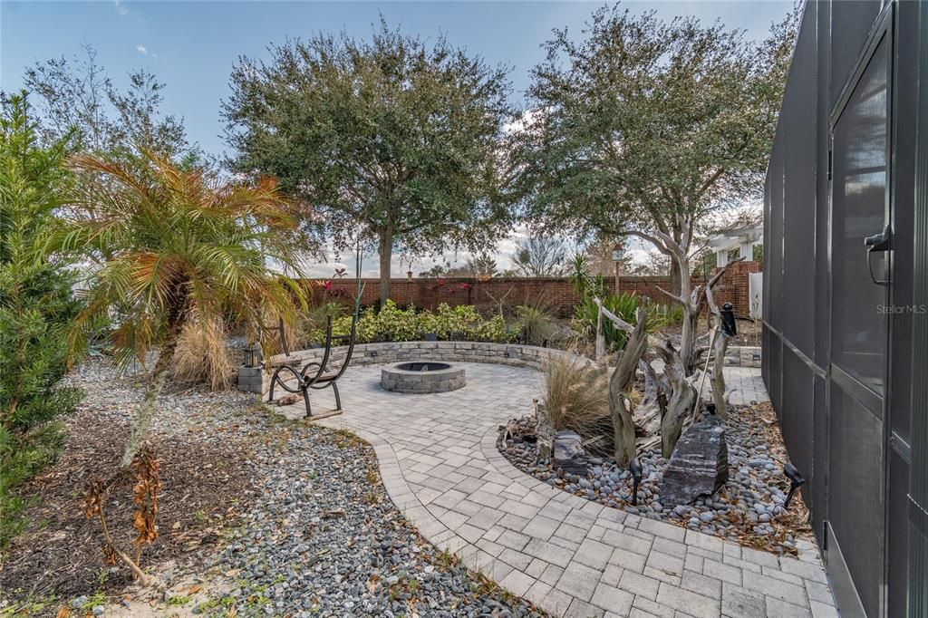 Recently Sold: $450,000 (4 beds, 3 baths, 2343 Square Feet)