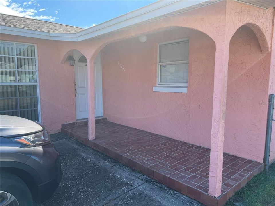 Vendido Recientemente: $290,000 (2 camas, 2 baños, 1119 Pies cuadrados)