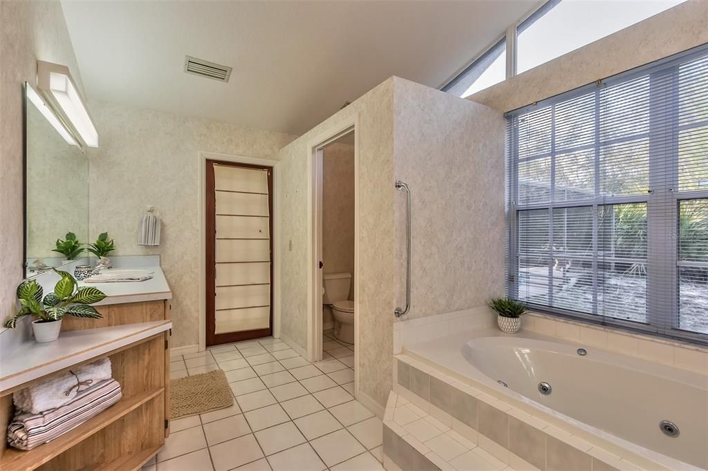 最近售出: $549,000 (4 贝兹, 2 浴室, 2897 平方英尺)