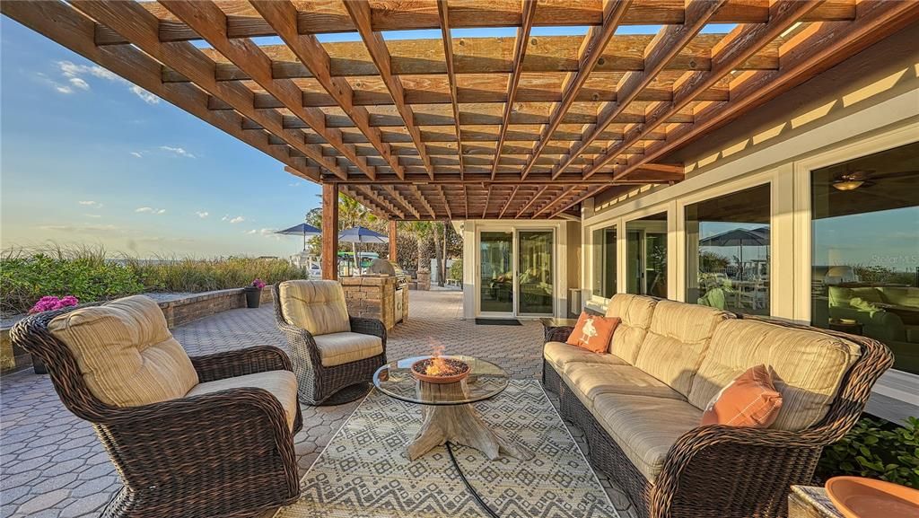 Recently Sold: $2,300,000 (3 beds, 3 baths, 2306 Square Feet)