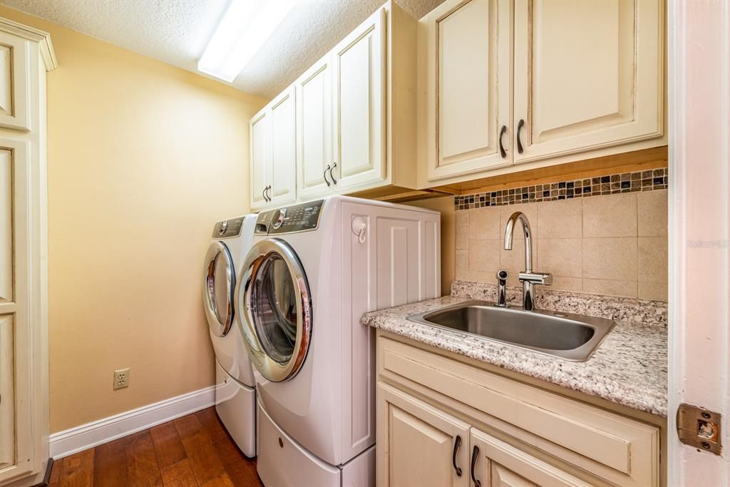 LAUNDRY ROOM.