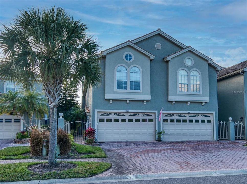 Vendido Recientemente: $649,000 (3 camas, 2 baños, 2776 Pies cuadrados)