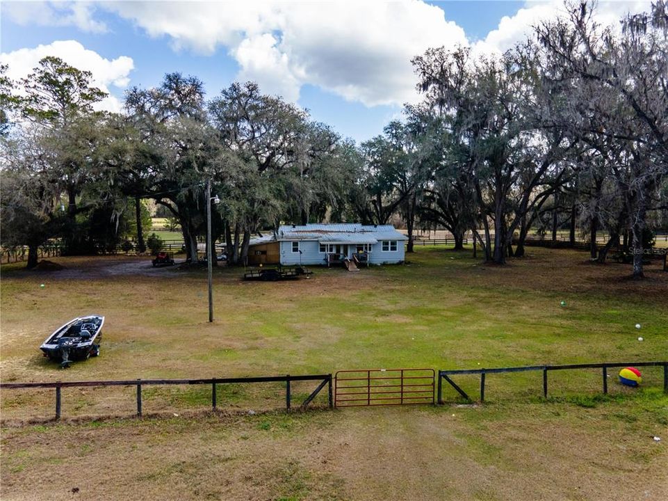 Recently Sold: $324,500 (3 beds, 2 baths, 1800 Square Feet)