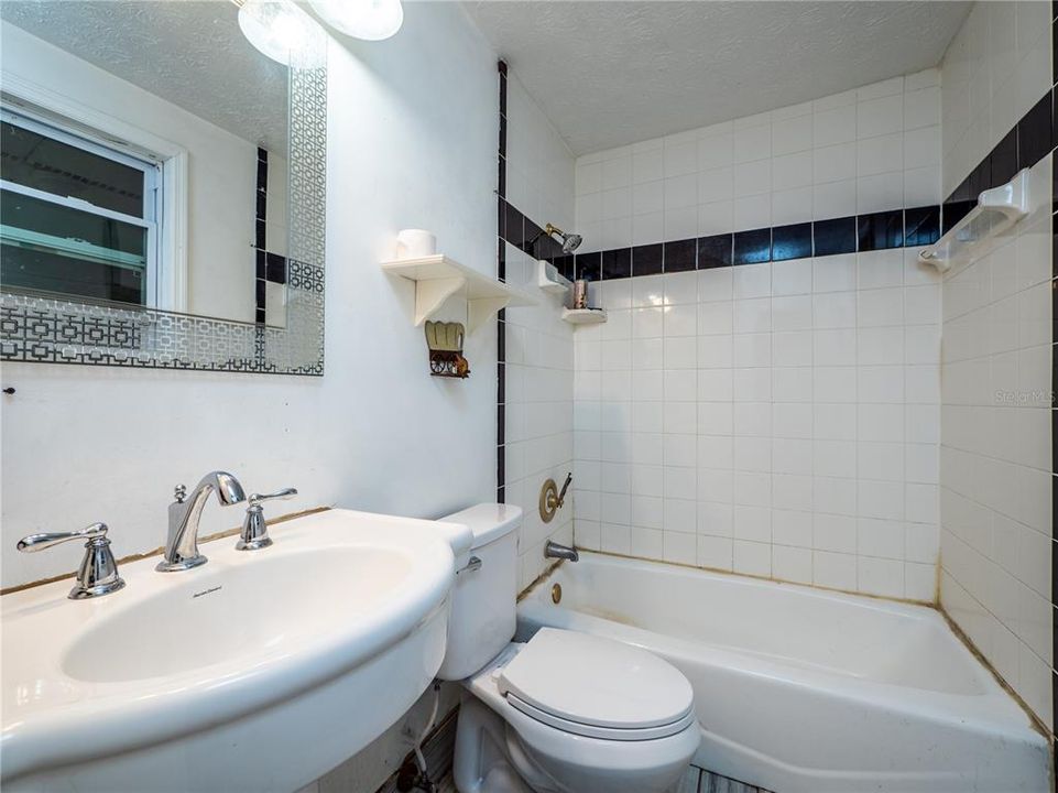 最近售出: $324,500 (3 贝兹, 2 浴室, 1800 平方英尺)