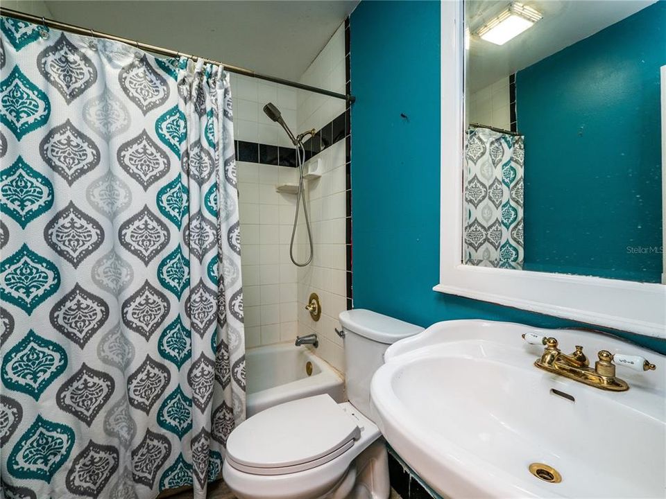 最近售出: $324,500 (3 贝兹, 2 浴室, 1800 平方英尺)