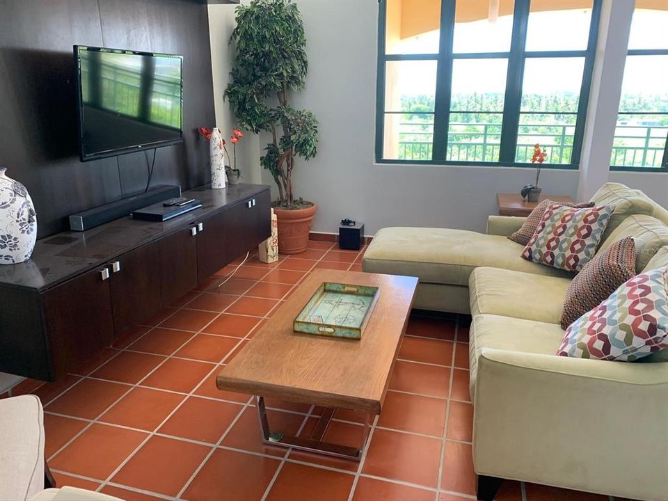 Vendido Recientemente: $475,000 (3 camas, 2 baños, 1564 Pies cuadrados)