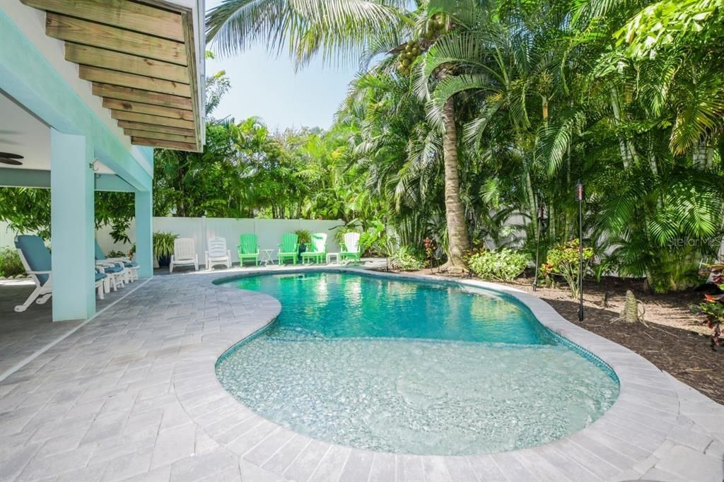 Vendido Recientemente: $2,495,000 (5 camas, 4 baños, 2838 Pies cuadrados)