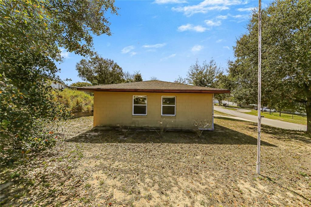 Recently Sold: $165,777 (3 beds, 2 baths, 990 Square Feet)