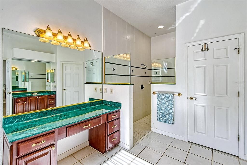 Недавно продано: $725,000 (4 спален, 3 ванн, 3295 Квадратных фут)