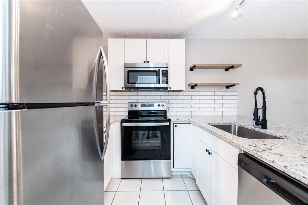 Recently Sold: $125,000 (2 beds, 2 baths, 876 Square Feet)