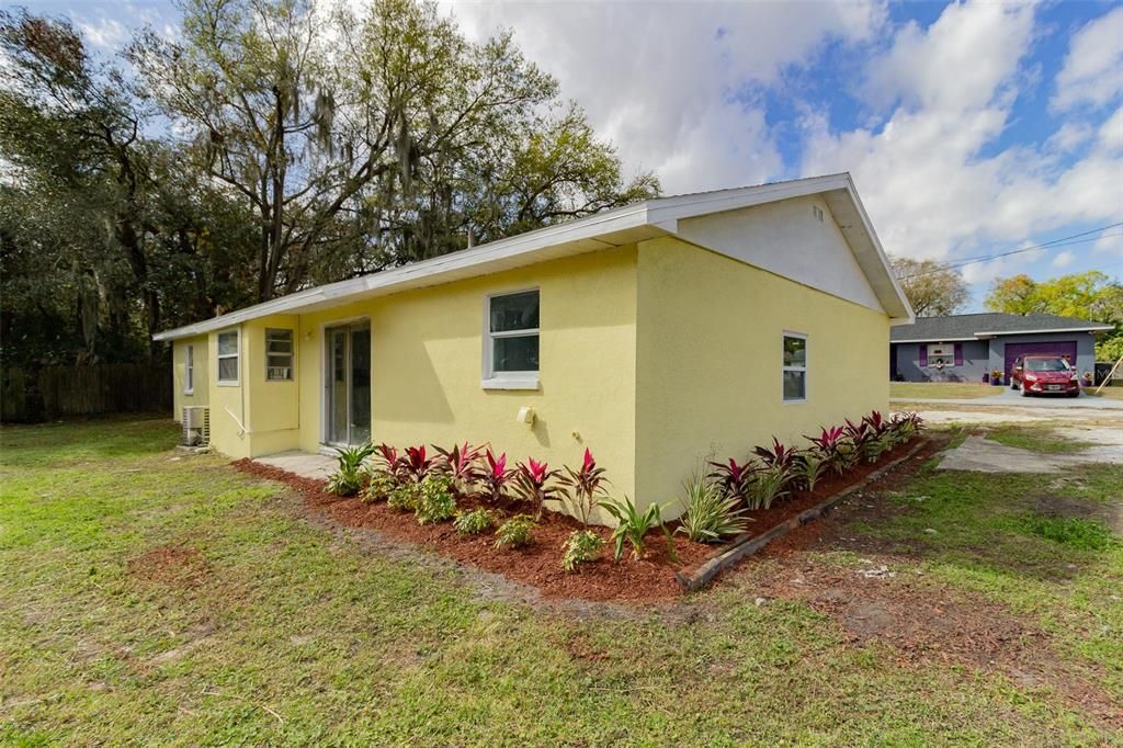 Recently Sold: $184,900 (3 beds, 2 baths, 1282 Square Feet)