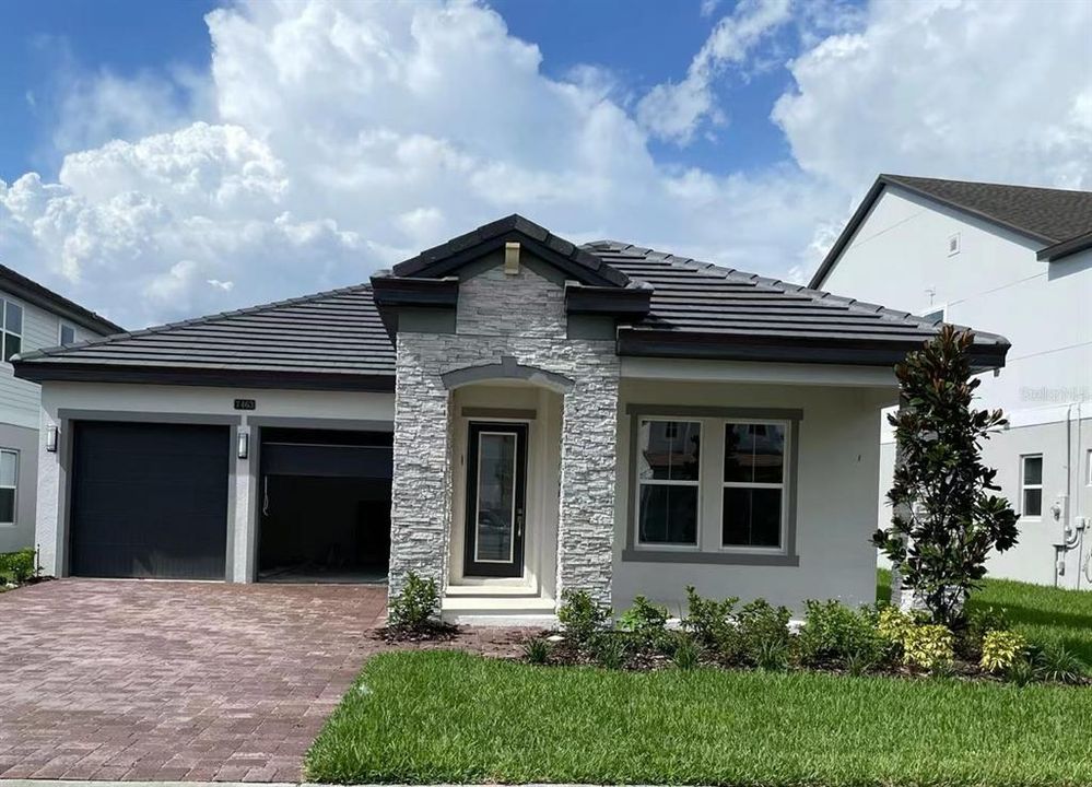 Recently Sold: $868,000 (3 beds, 3 baths, 2072 Square Feet)